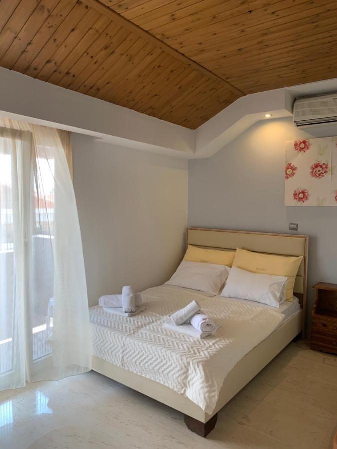Platon Hotel Néi Póri Kültér fotó