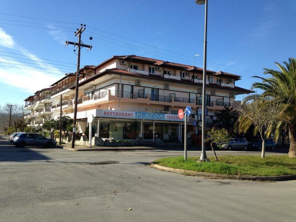 Platon Hotel Néi Póri Kültér fotó